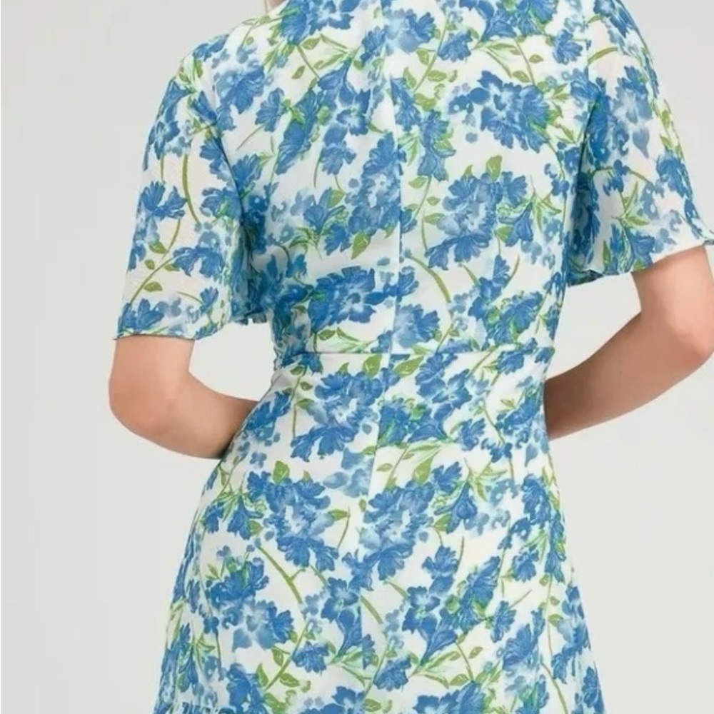 Lulus Ruffled Mini Floral Dress in Blue White Size 6 Beach Summer - Picture 3 of 7